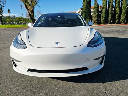 Used 2020 Tesla Model 3 Standard Range Plus image 2