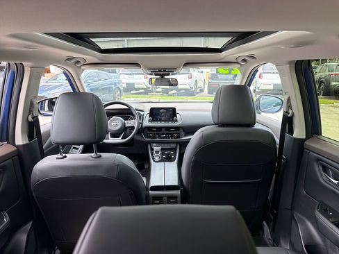 Used 2023 Nissan Rogue SV w/ SV Premium B Package FWD image 36