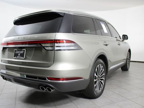 Used 2023 Lincoln Aviator Reserve w/ Equipment Group 201A image 9