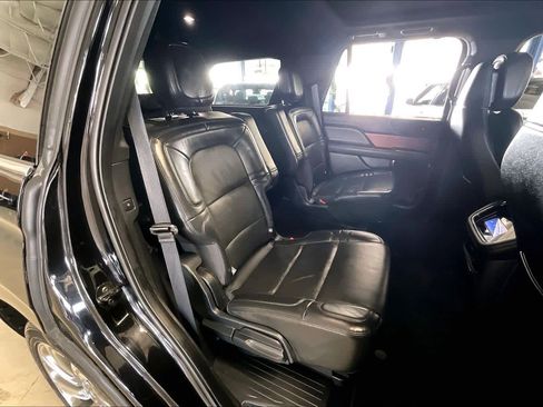 Used 2024 Lincoln Navigator Reserve image 18