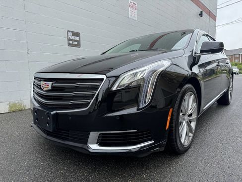 Used 2018 Cadillac XTS w/ Rear Seat Comfort Package image 5