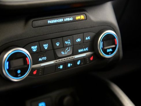 Used 2020 Ford Escape Titanium image 24