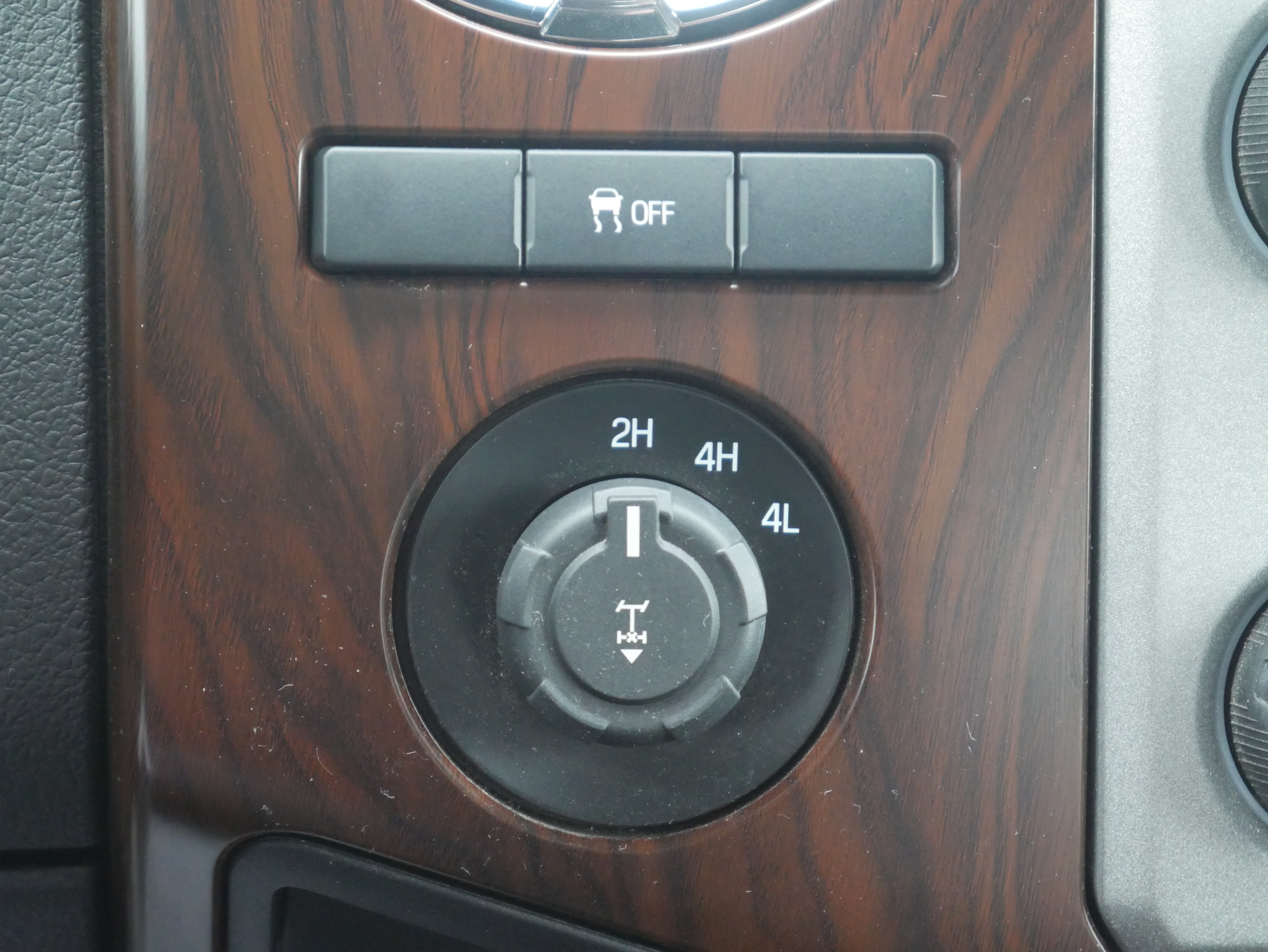 Used 2015 Ford F250 Lariat w/ Chrome Package AWD/4WD image 9