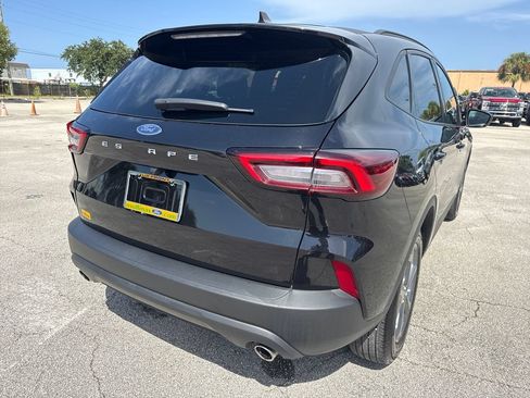 Used 2025 Ford Escape ST-Line FWD image 3