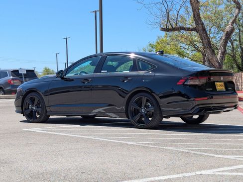 Used 2025 Honda Accord Sport image 5