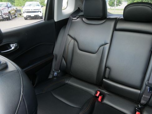 Used 2021 Jeep Compass Limited w/ Sun and Sound Group AWD/4WD image 12