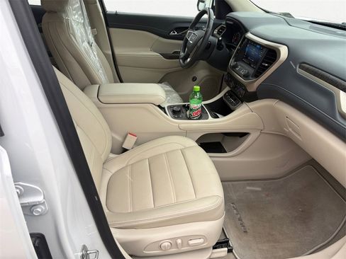 Used 2022 GMC Acadia Denali w/ Denali Ultimate Package image 15