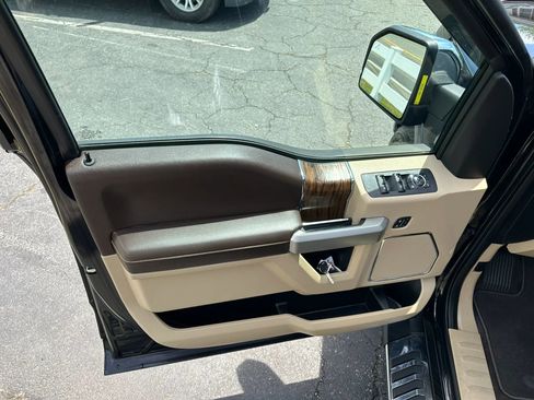 Used 2018 Ford F150 Lariat w/ Equipment Group 502A Luxury AWD/4WD image 35