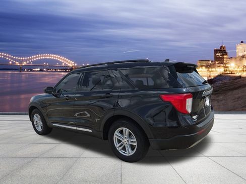 Used 2024 Ford Explorer XLT w/ Equipment Group 202A image 3