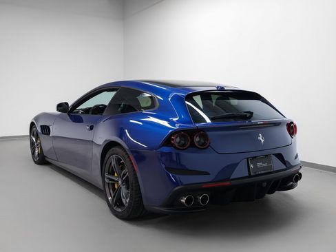 Used 2018 Ferrari GTC4Lusso image 2