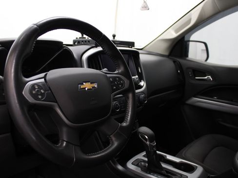 Used 2022 Chevrolet Colorado LT w/ LT Convenience Package AWD/4WD image 15