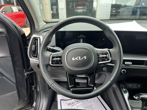 Used 2025 Kia Sorento S FWD image 14