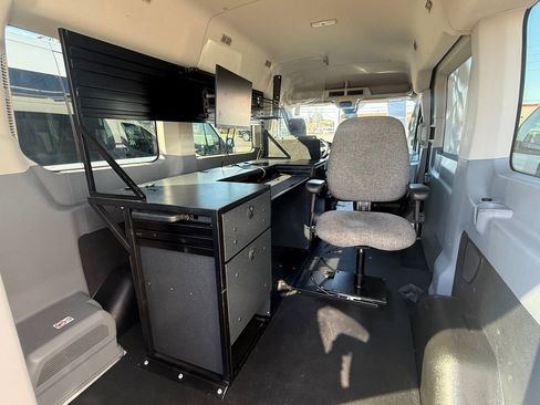 Used 2019 Ford Transit 150 XLT RWD image 8