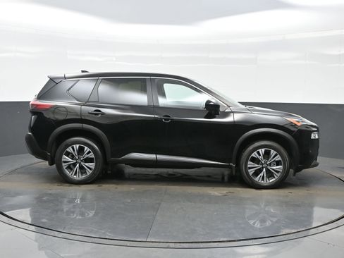 Used 2023 Nissan Rogue SV image 7