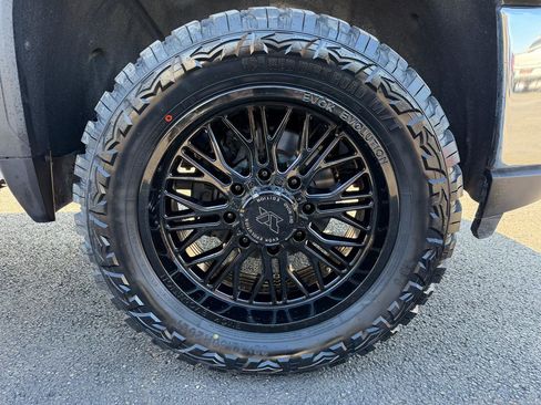 Used 2020 GMC Sierra 2500 4WD Crew Cab 159 w/ Convenience Package image 20