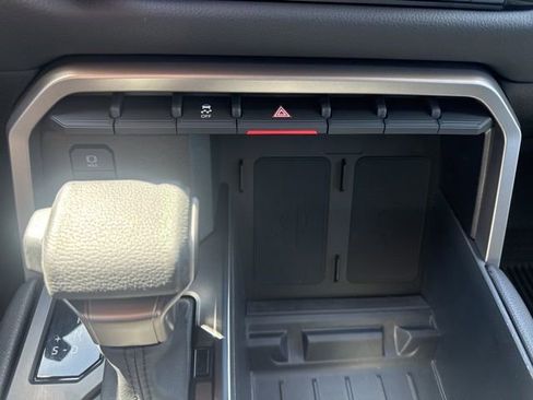 Used 2024 Toyota Tundra Limited image 32