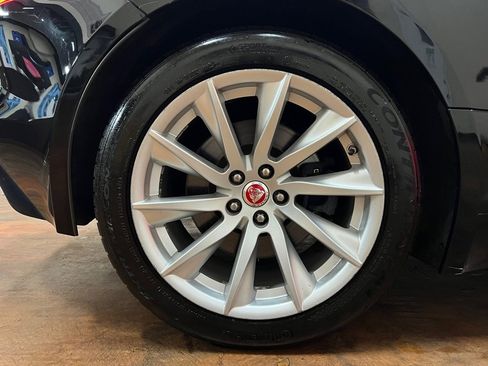 Used 2019 Jaguar F-TYPE image 12