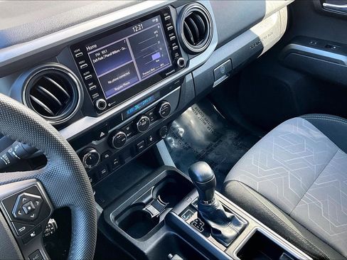 Used 2023 Toyota Tacoma TRD Sport image 32