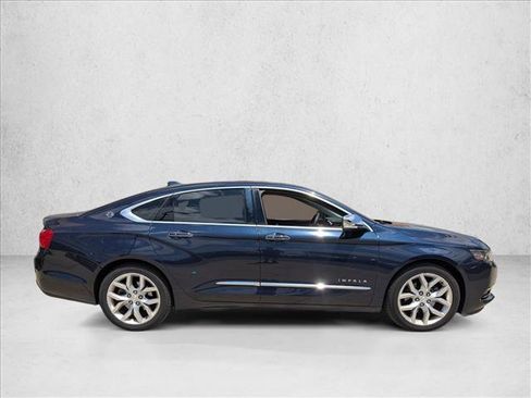 Used 2018 Chevrolet Impala Premier FWD image 4