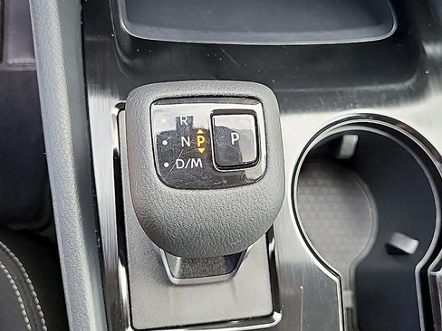 Used 2024 Nissan Rogue S AWD/4WD image 25