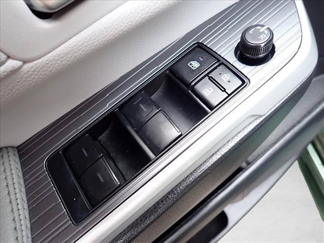 Certified 2025 Toyota Sienna XLE w/ XLE Plus Package AWD/4WD image 15