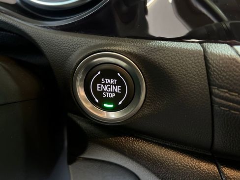 Used 2022 Buick Encore GX Select AWD/4WD image 23
