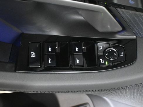 Used 2026 BMW 530i w/ Premium Package RWD image 29