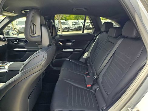 Used 2026 Mercedes-Benz GLC 300 image 16