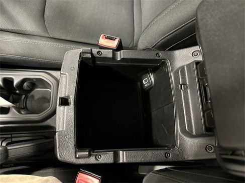 Used 2018 Jeep Wrangler Unlimited Sport S image 34