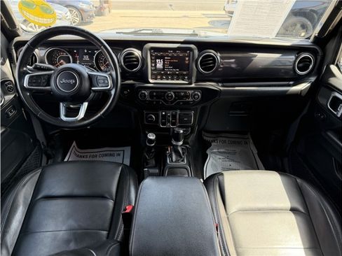 Used 2021 Jeep Wrangler Unlimited Sahara AWD/4WD image 28