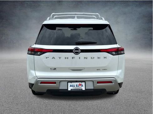 Used 2025 Nissan Pathfinder SL AWD/4WD image 9