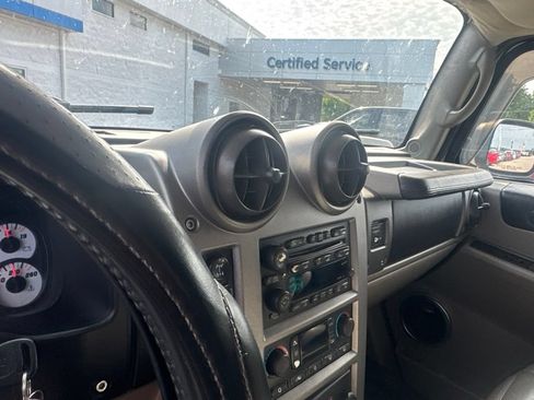 Used 2003 HUMMER H2 w/ Preferred Equipment Group AWD/4WD image 9