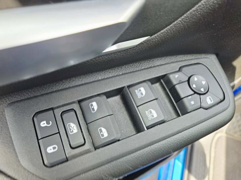 Used 2025 RAM 1500 Big Horn AWD/4WD image 40