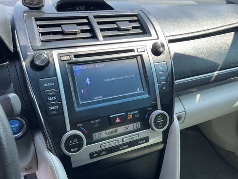 Used 2013 Toyota Camry LE FWD image 17