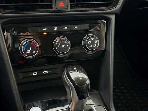 Used 2024 Volkswagen Taos S image 18