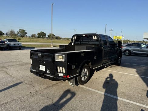 Used 2022 Ford F250 XL w/ Power Equipment Group image 2