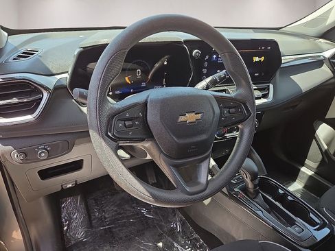 Used 2025 Chevrolet TrailBlazer LT FWD image 22