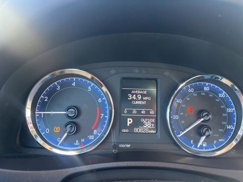 Used 2018 Toyota Corolla L image 12