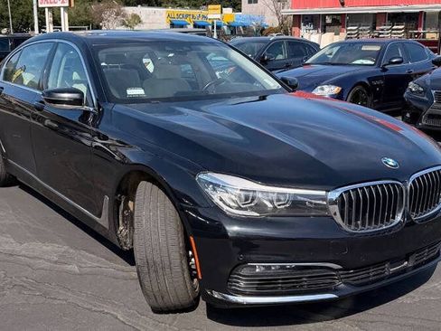 Used 2018 BMW 740e xDrive AWD/4WD image 5