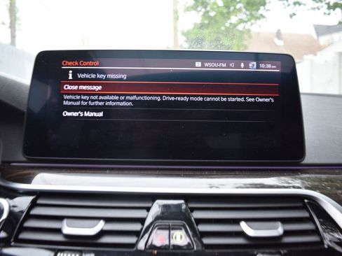 Used 2023 BMW 530i xDrive w/ M Sport Package AWD/4WD image 17