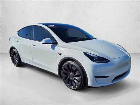 Used 2023 Tesla Model Y Performance image 3
