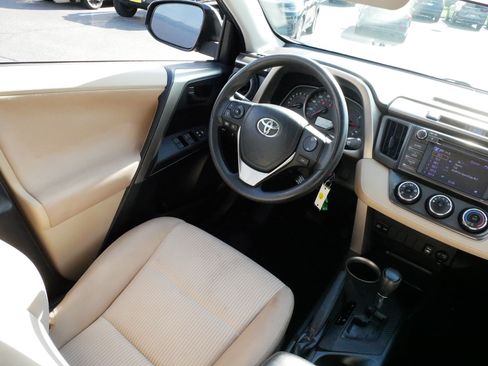 Used 2013 Toyota RAV4 LE AWD/4WD image 9