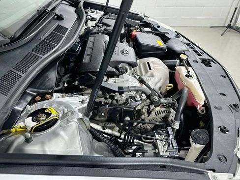 Used 2014 Toyota Camry XLE w/ Leather Package FWD image 23
