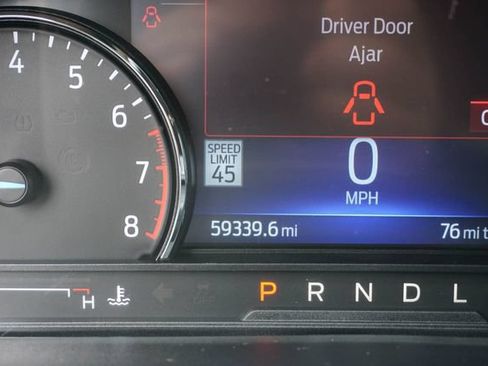 Used 2022 Ford Explorer XLT w/ Equipment Group 202A AWD/4WD image 23
