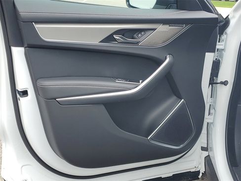 New 2026 Jaguar F-PACE R-Dynamic S image 9