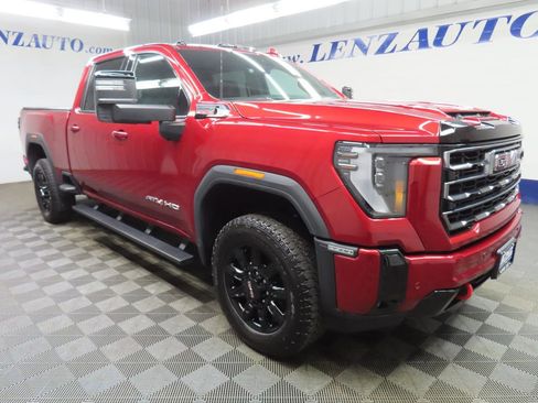Used 2025 GMC Sierra 2500 AT4 w/ Technology Package AWD/4WD image 3