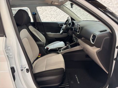 New 2026 Hyundai Venue SEL image 11