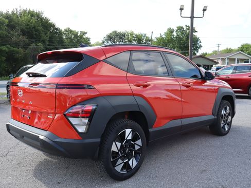 Certified 2025 Hyundai Kona SEL AWD/4WD image 3