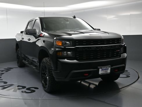 Used 2021 Chevrolet Silverado 1500 Custom Trail Boss w/ Midnight Edition AWD/4WD image 3