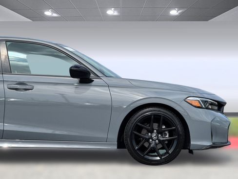 Used 2025 Honda Civic Sport image 33